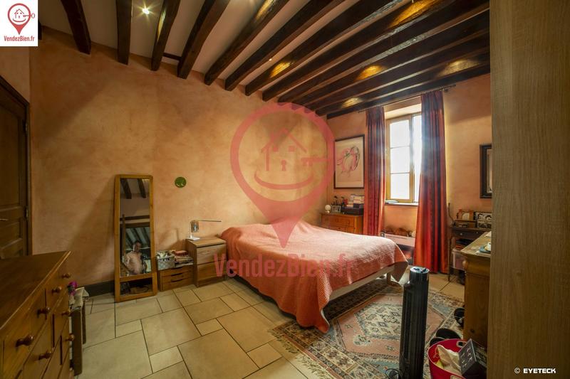 Maison - 240 m² - 9 pièces