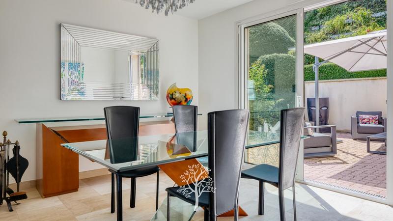 Maison - 278 m² - 7 pièces