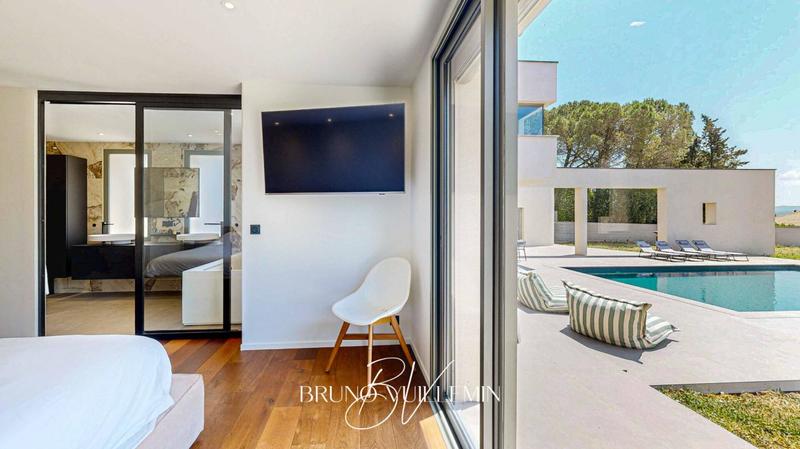 Villa - 389 m² - 11 pièces