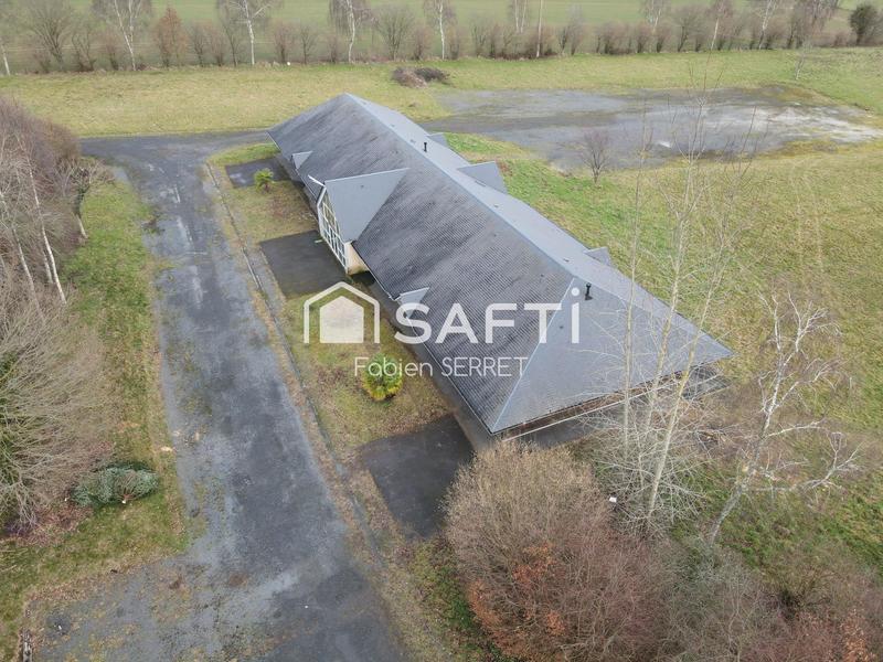 Local commercial - 1 485 m² - 35 pièces