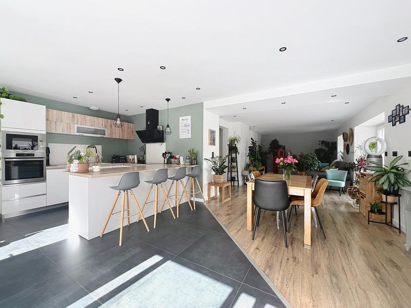 Maison - 178 m² - 6 pièces