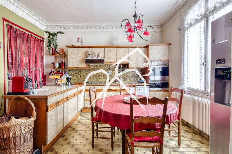 Maison ancienne - 200 m² - 7 pièces