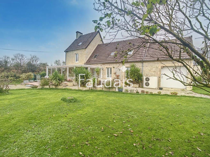 Maison - 170 m² - 9 pièces