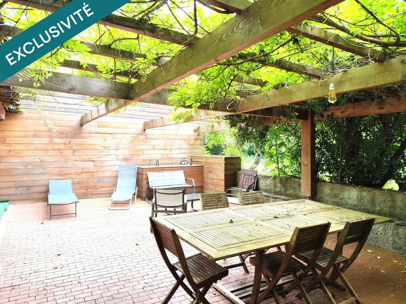 Maison - 210 m² - 8 pièces