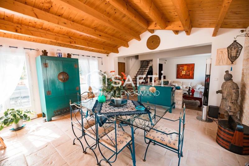 Maison - 205 m² - 6 pièces