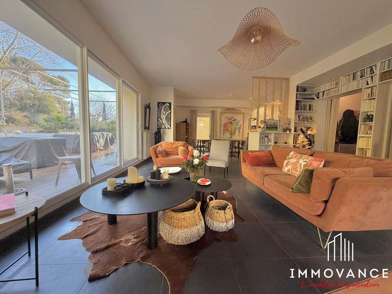 Villa - 225 m² - 8 pièces