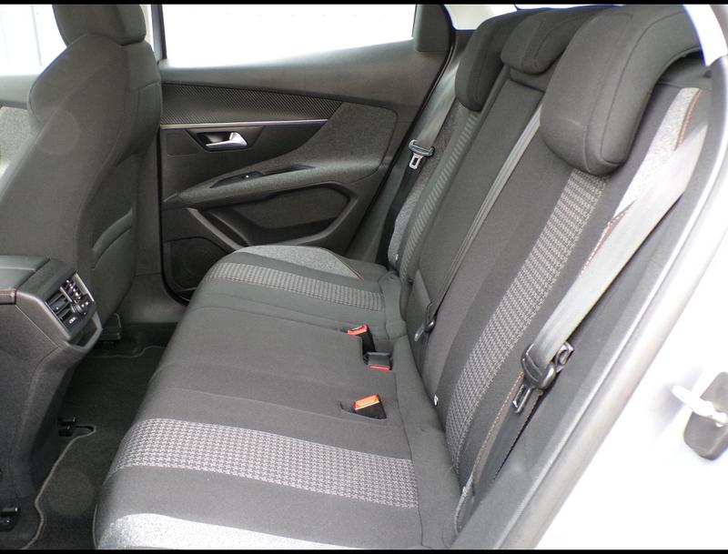 Peugeot 3008 Ptech 130 Active Bvm