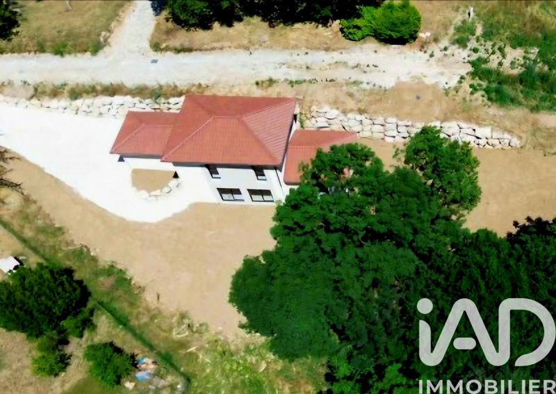 Maison - 103 m² - 5 pièces