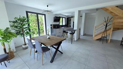 Maison - 100 m² - 5 pièces