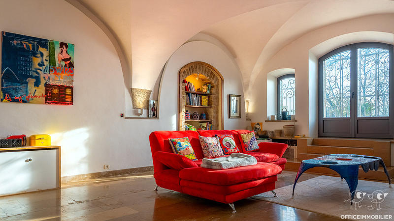 Maison - 233 m² - 7 pièces