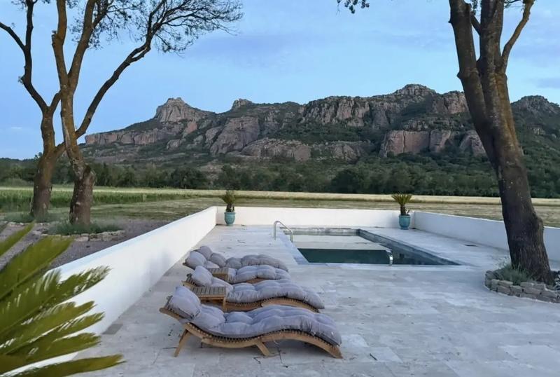 Mas - 800 m² - 15 pièces