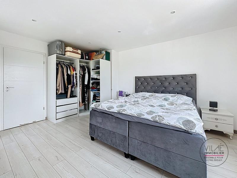 Maison - 220 m² - 7 pièces