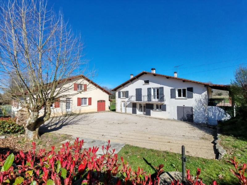 Maison - 263 m² - 12 pièces