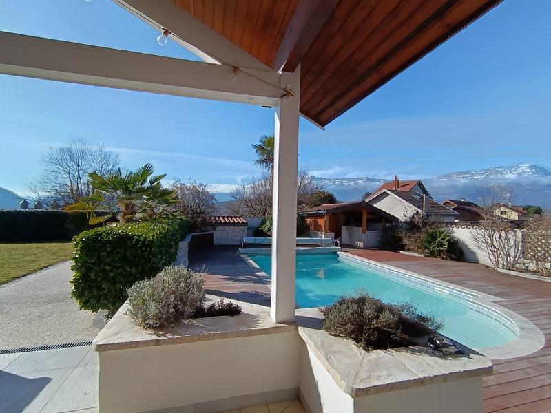 Maison - 268 m² - 8 pièces