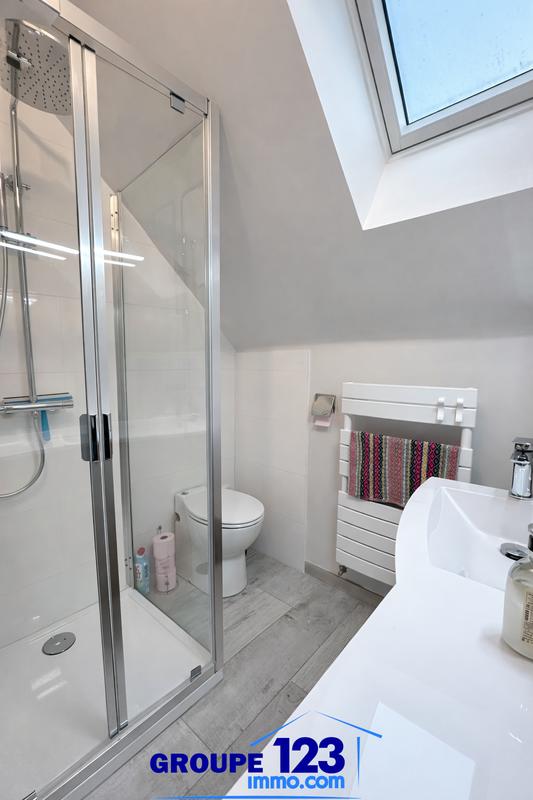 Maison - 251 m² - 8 pièces