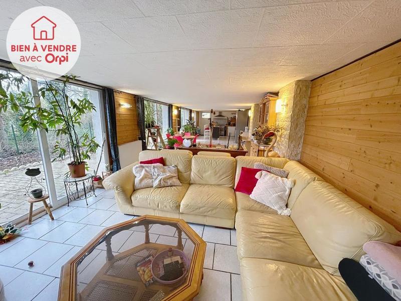 Maison - 209 m² - 5 pièces