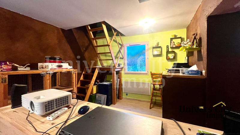 Maison traditionnelle - 126 m² - 8 pièces