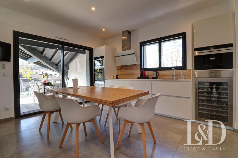 Appartement - 100 m² - 4 pièces