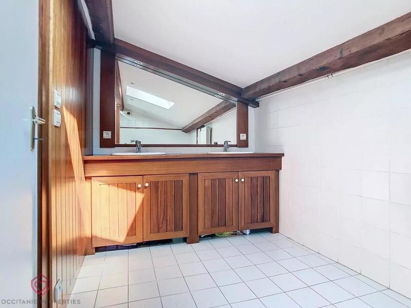 Demeure - 170 m² - 5 pièces