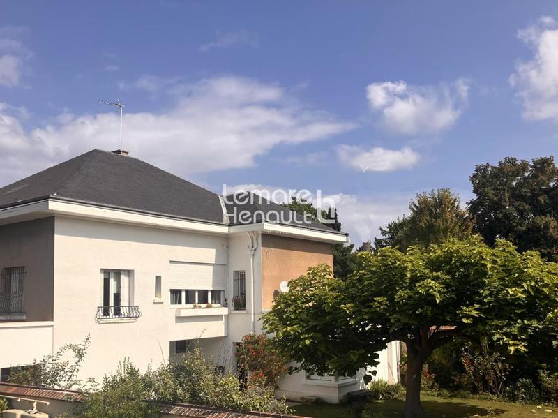 Maison - 198 m² - 8 pièces