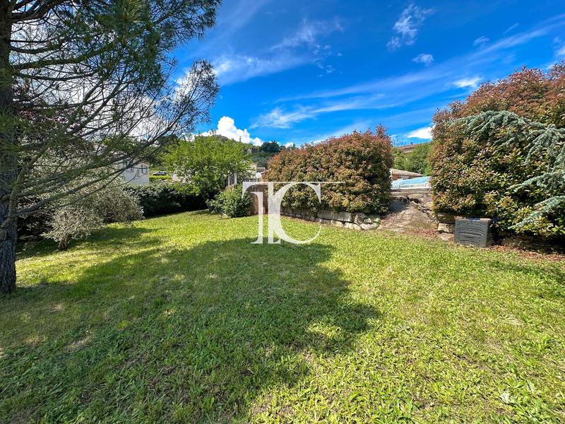 Maison - 183 m² - 6 pièces