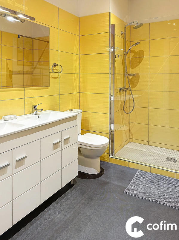 Maison - 272 m² - 10 pièces