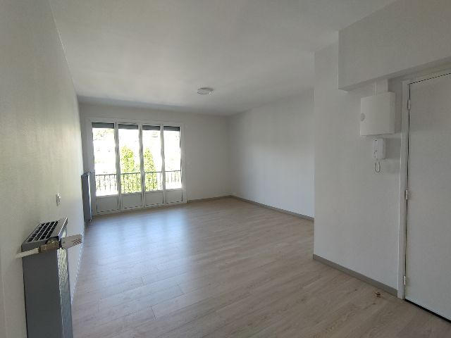 Appartement - 77 m² - 7 pièces