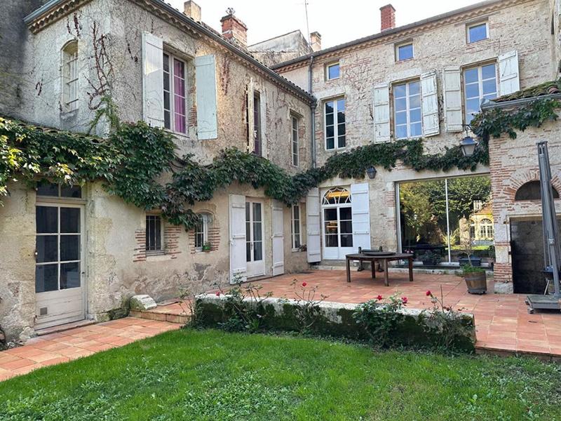 Demeure - 380 m² - 10 pièces