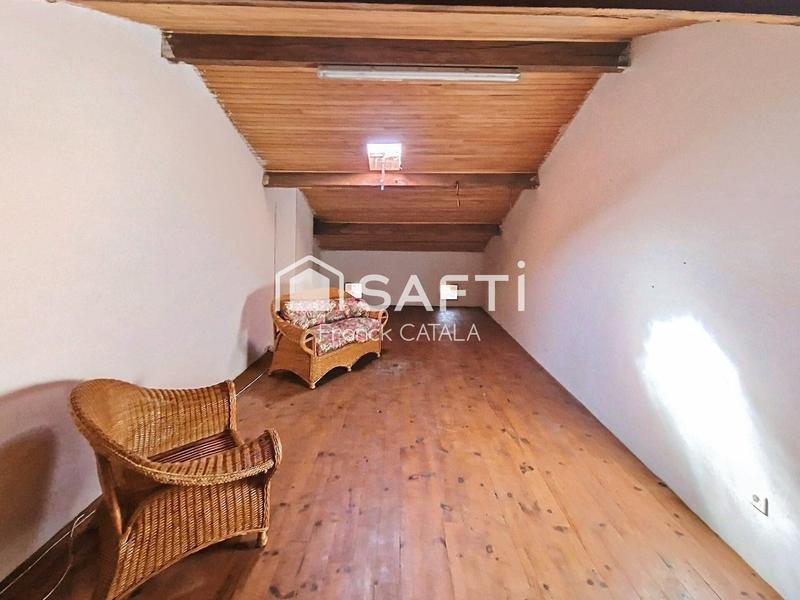 Maison - 225 m² - 9 pièces