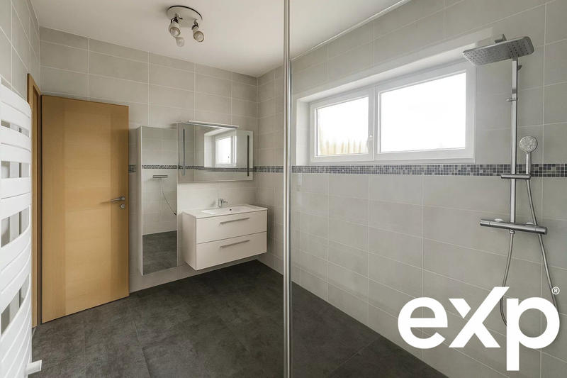 Maison traditionnelle - 121 m² - 6 pièces