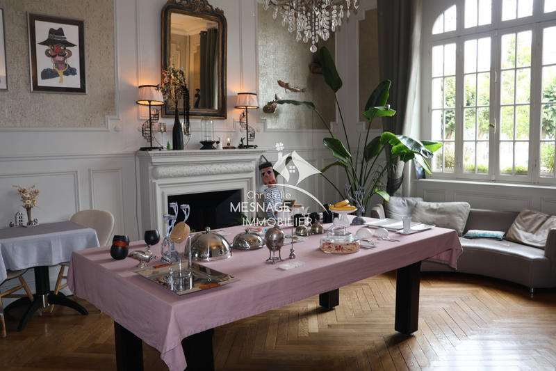 Maison - 236 m² - 8 pièces