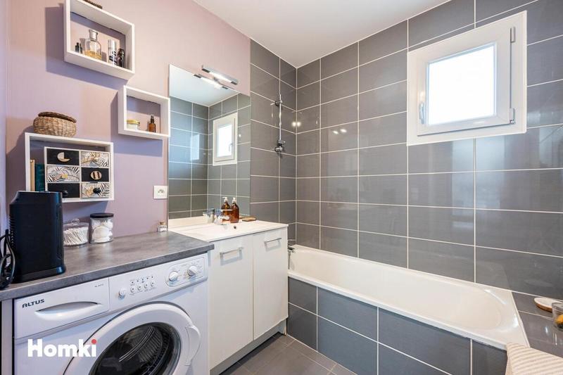 Appartement - 94 m² - 4 pièces