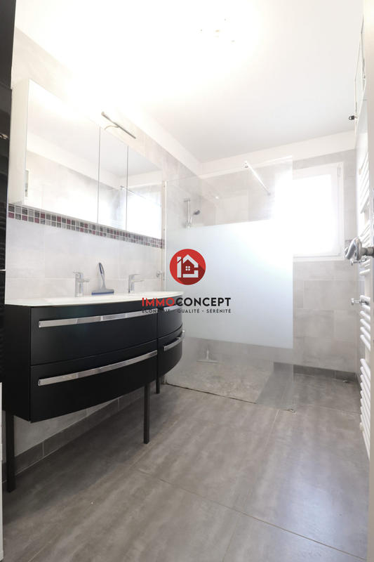 Villa - 117 m² - 6 pièces