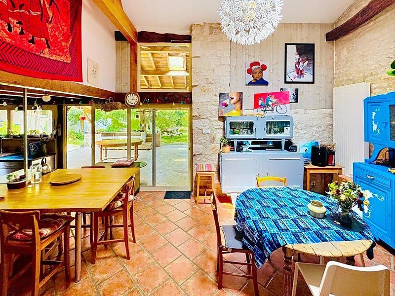 Maison - 210 m² - 5 pièces