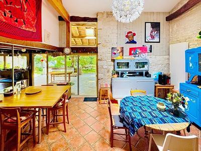 Maison - 210 m² - 5 pièces