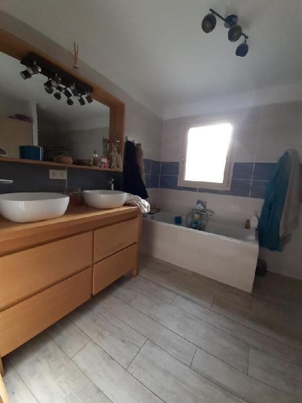 Maison - 121 m² - 5 pièces