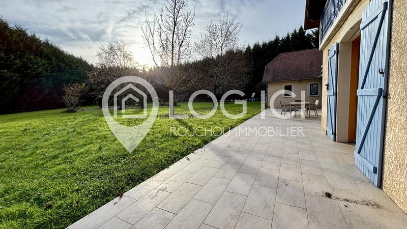 Maison - 202 m² - 7 pièces