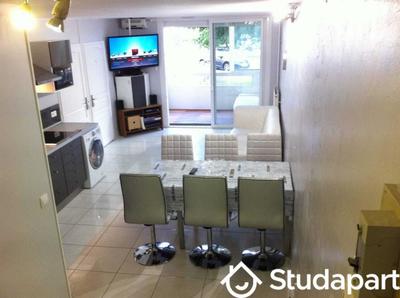 Chambre - 9 m² - 1 pièce