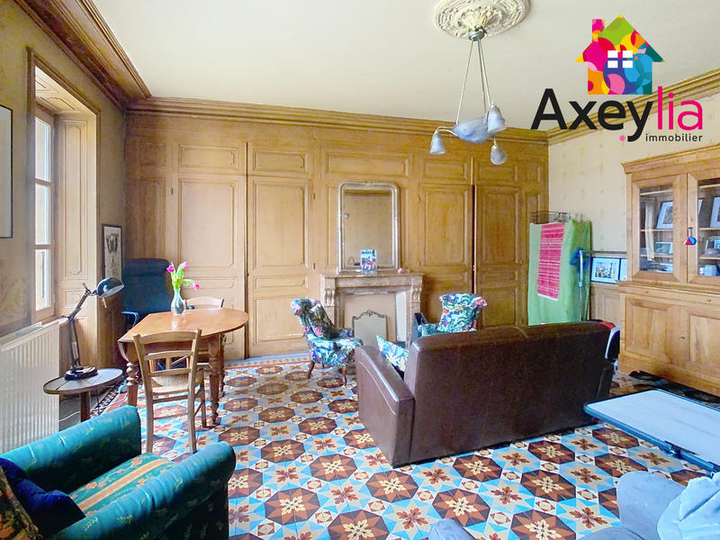 Maison - 288 m² - 10 pièces