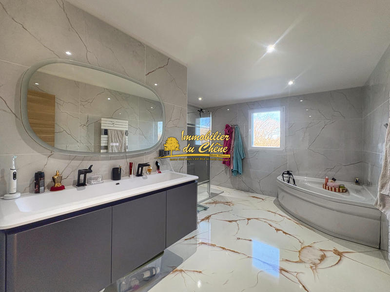 Maison - 138 m² - 6 pièces