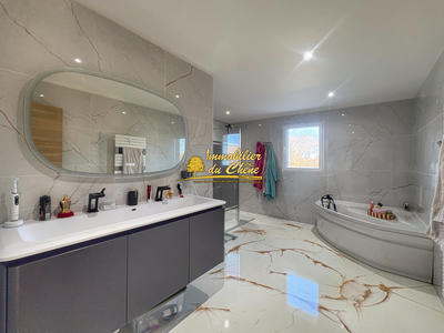 Maison - 138 m² - 6 pièces