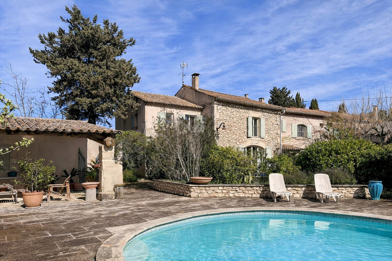 Mas - 457 m² - 7 pièces