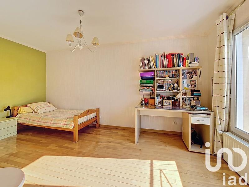 Maison - 177 m² - 7 pièces