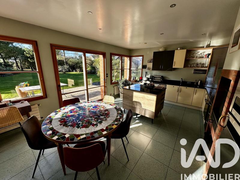 Maison - 388 m² - 10 pièces