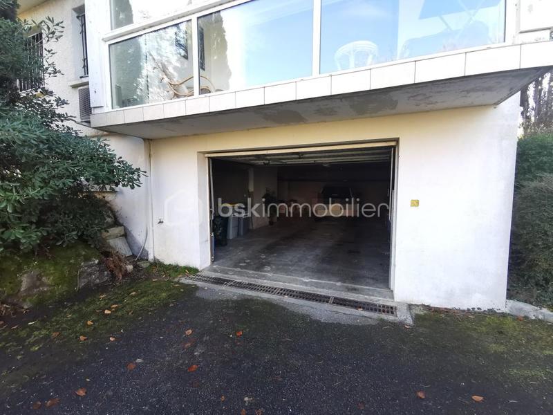 Maison - 205 m² - 6 pièces