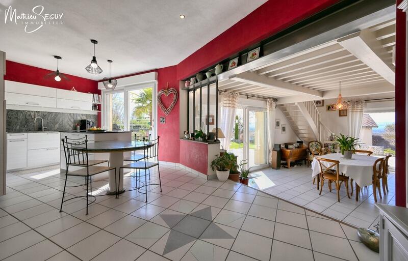 Propriété - 175 m² - 7 pièces
