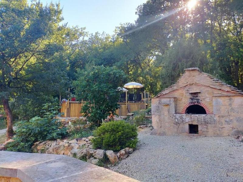 Propriété - 285 m² - 10 pièces