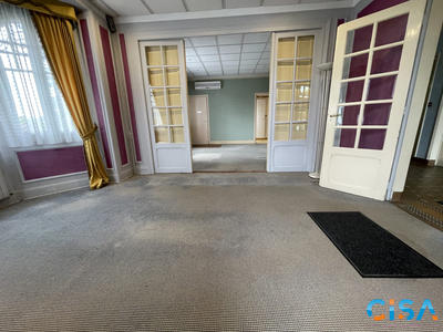 Maison - 265 m² - 10 pièces