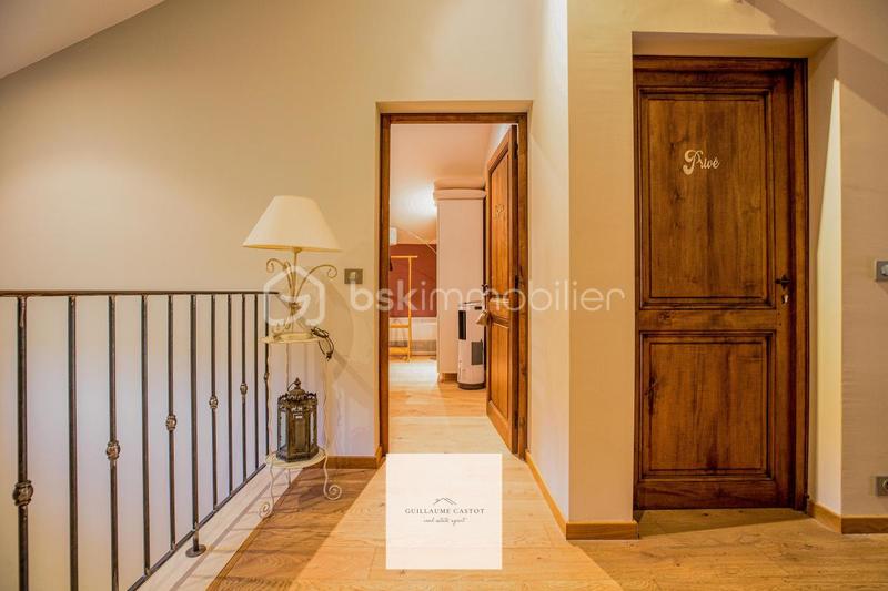 Mas - 486 m² - 10 pièces