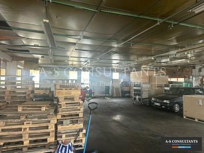 Entrepôt - 1 800 m²
